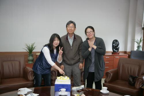 김규한 원장, 5월 생일 맞은 직원들과 행복한 대화
