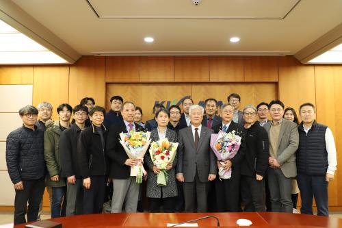 안기오 책임기술원, 선우돈 책임연구원, 이재천 책임연구원 정년퇴임식