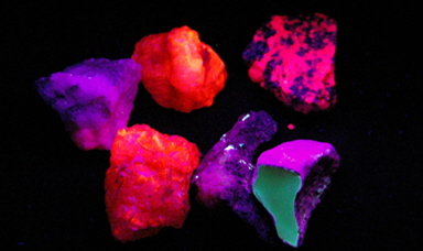 Fluorescent minerals